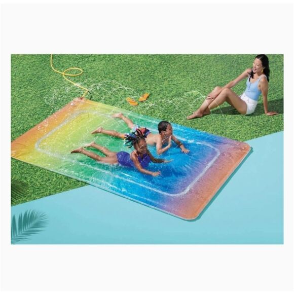 Giant Spraying Splash Mat - Picture 2 of 2